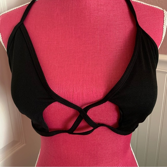 👗Never Worn Plus Sized Shein Strappy Bikini Top with Foam Inserts 3XL - Picture 2 of 5